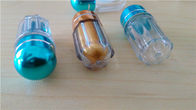 青い八角形の形のゆとりのプラスチック薬瓶は薬のびんを空けます