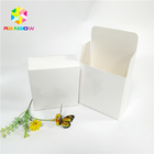 白い色のボール紙カスタマイズされる包装箱さまざまなカードFleixbleのロゴ