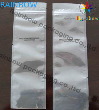 破損のノッチと薄板になるジップ ロック式の白い木の側面のシール ホイルの袋袋