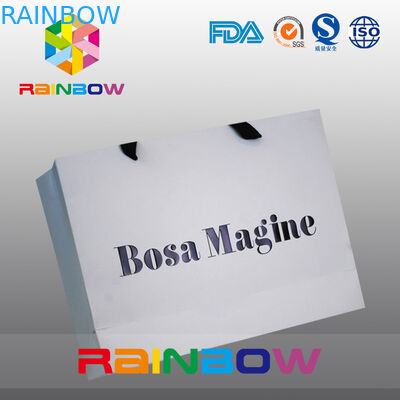 服装の包装のためのハンドルが付いている環境友好的なカスタマイズされた紙袋