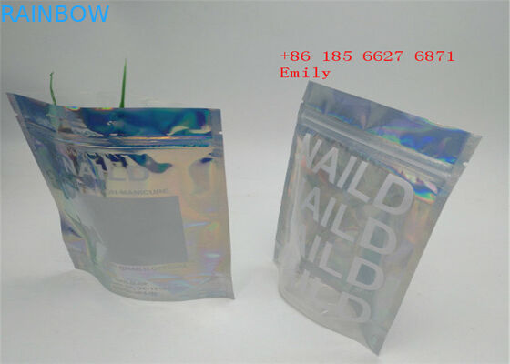 顔のマスクの化粧品の包装袋