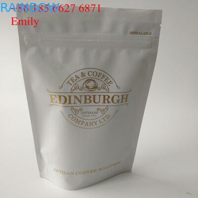 一方通行弁のガスを抜くことの250g 500gを包むホイルの袋をファスナーを絞める