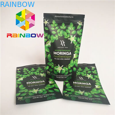 ジッパーを包む無光沢の表面の終わりのプラスチック袋は蛋白質の粉袋を立てます