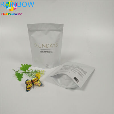 ジッパーの上はホイルの袋のアルミ ホイル ボディが袋をごしごし洗う包装のバス ソルトを立てます