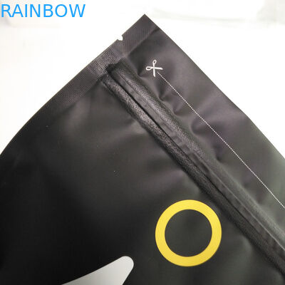 1つのkgは500グラム250グラム袋の中の上のジッパーそしてアルミ ホイルが付いている黒い無光沢のコーヒー包装袋を立てます