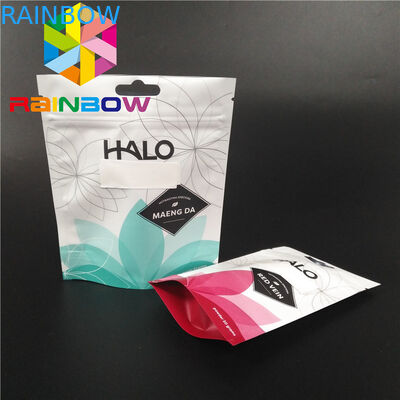 混合されるスパイスは包装を立てます証明される袋のマットの表面の終わりのFDAを粉にします