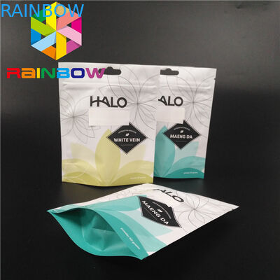 混合されるスパイスは包装を立てます証明される袋のマットの表面の終わりのFDAを粉にします