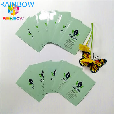 破損のノッチ6x9cmと開いた複数の着色されたパステル調のマイラー ホイルのヒート シール袋の上