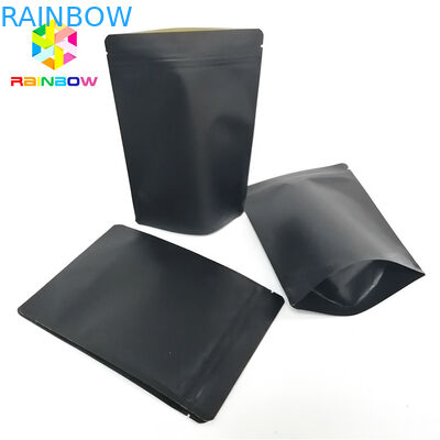 注文のロゴを包む黒いクラフト紙袋は袋の再生利用できるジッパー ロックを立てます