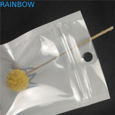 黒いテキストはブレスレットの包みEaringsのための宝石類のパッキング袋の白い背景を印刷しました