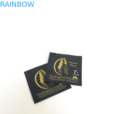 マイラーの草の粘着性ホイルによって並べられるプラスチック袋の包装