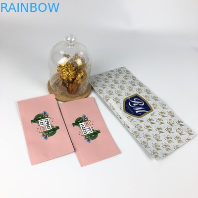 プラスチックGMOPP VMPETは明確な窓が付いているジッパー袋の上に立つ