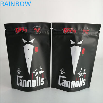 カスタマイズされた3.5gクッキーのナットの雑草はジッパーの袋プラスチック キャンデー袋7g 18g 24gの上に立つ