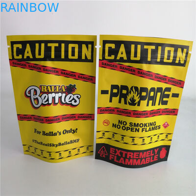 カスタマイズされた3.5gクッキーのナットの雑草はジッパーの袋プラスチック キャンデー袋7g 18g 24gの上に立つ