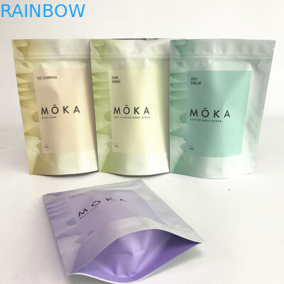 袋を包むアルミ ホイル袋のバス ソルトの上の8oz注文の印刷された立場