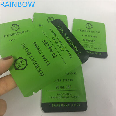 注文の印刷のResealableマイラーのジッパー ロックは袋を包む袋の雑草CBDのクッキーの上に立つ