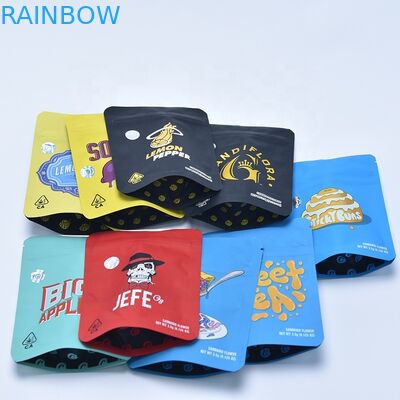 CBDのためのマイラー袋は袋の味のハーブの花の乾燥したタバコの小売り袋の上の粘着性キャンデーくまの包装の立場を取り除く