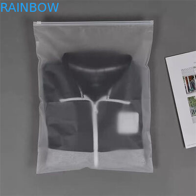 MOPP VMPETの衣服のプラスチック衣類の包装袋240mic Pantone