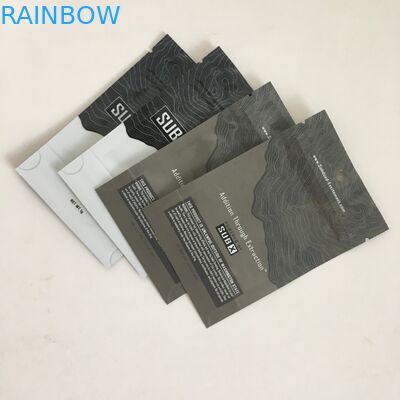 ハンガーの穴の明確な窓が付いているジップ ロック式1gインド大麻の花のプラスチック袋が付いている袋のマイラー袋の上の臭いの証拠の立場