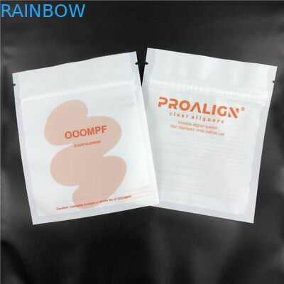 マットの黒の支柱のアライナの平らなマイラーのZiplockは歯の付属品のための明確な前部を袋に入れる