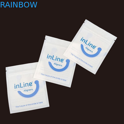 マットブラック 小型再利用可能なジップロック包装袋 透明の目に見えないアライナー袋 矯正歯除歯袋 包装袋