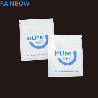 マットブラック 小型再利用可能なジップロック包装袋 透明の目に見えないアライナー袋 矯正歯除歯袋 包装袋