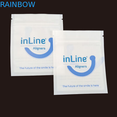 マットブラック 小型再利用可能なジップロック包装袋 透明の目に見えないアライナー袋 矯正歯除歯袋 包装袋