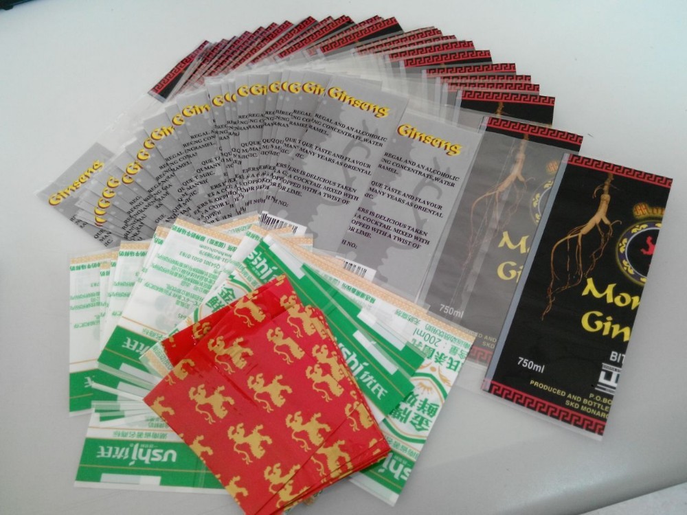 ココナッツ水差しの包装のための手の塗布の収縮の袖のラベル