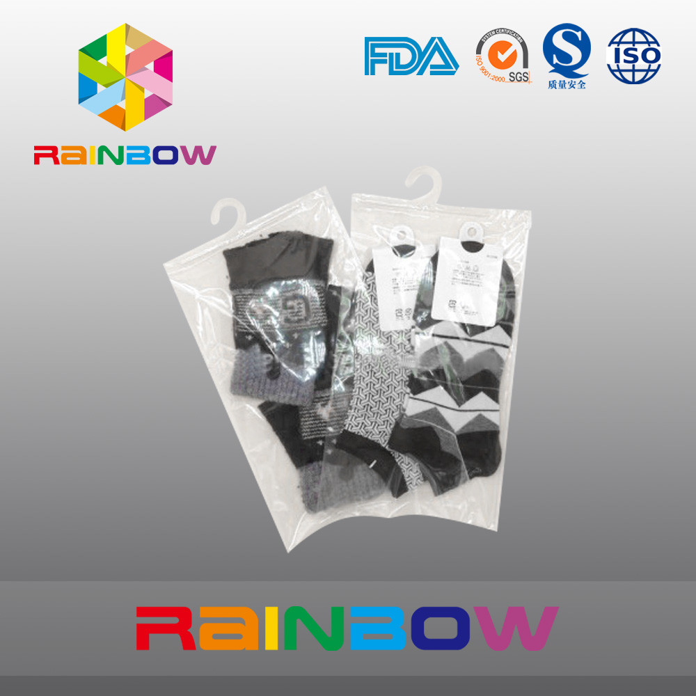 ミルクのソックスのためのジッパーが付いている掛かるホック袋を包む白く明確なプラスチック袋