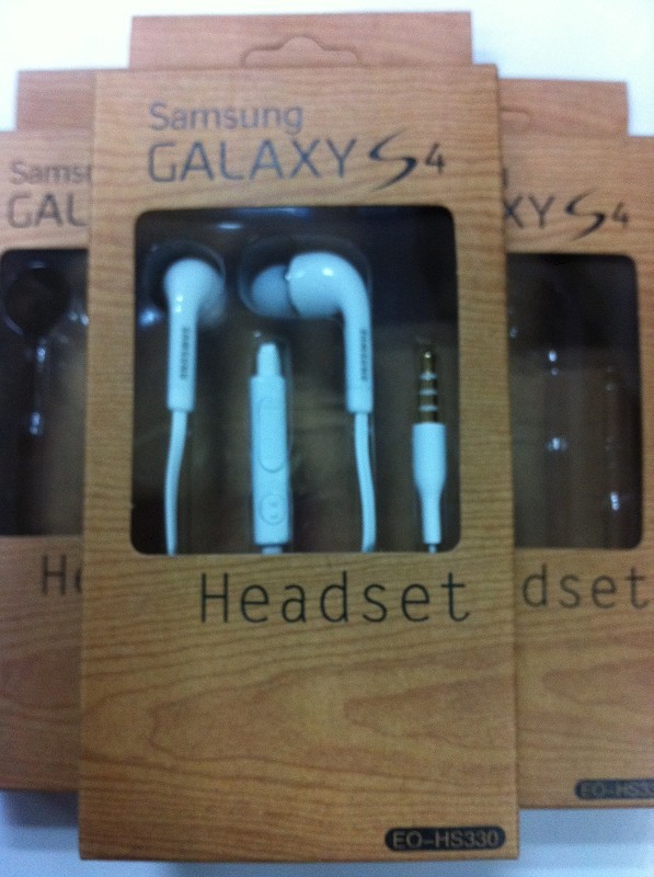 ブラウンは陳列窓が付いているイヤホーン/ヘッドホーンの包装箱のために包む紙箱を印刷しました