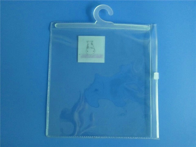 ホック/明確なソックスの掛かる袋が付いている印刷された注文のプラスチック スカーフ包装袋