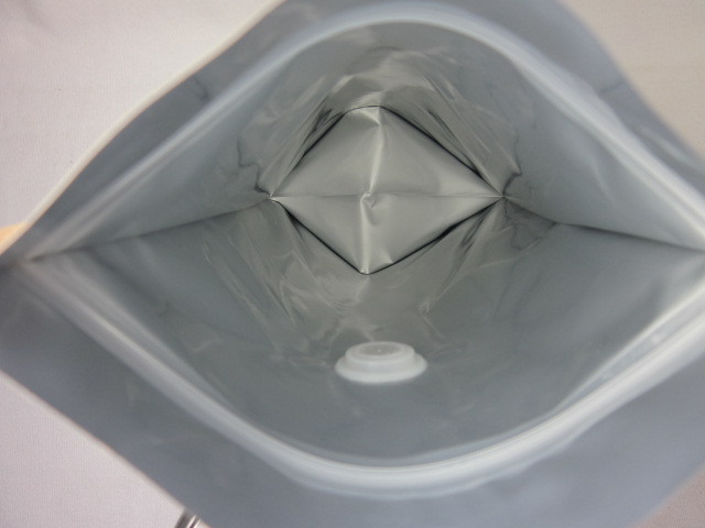 コーヒー茶はクラフトのジップ ロック式袋250g 500gを包むアルミ ホイルの袋を立てます