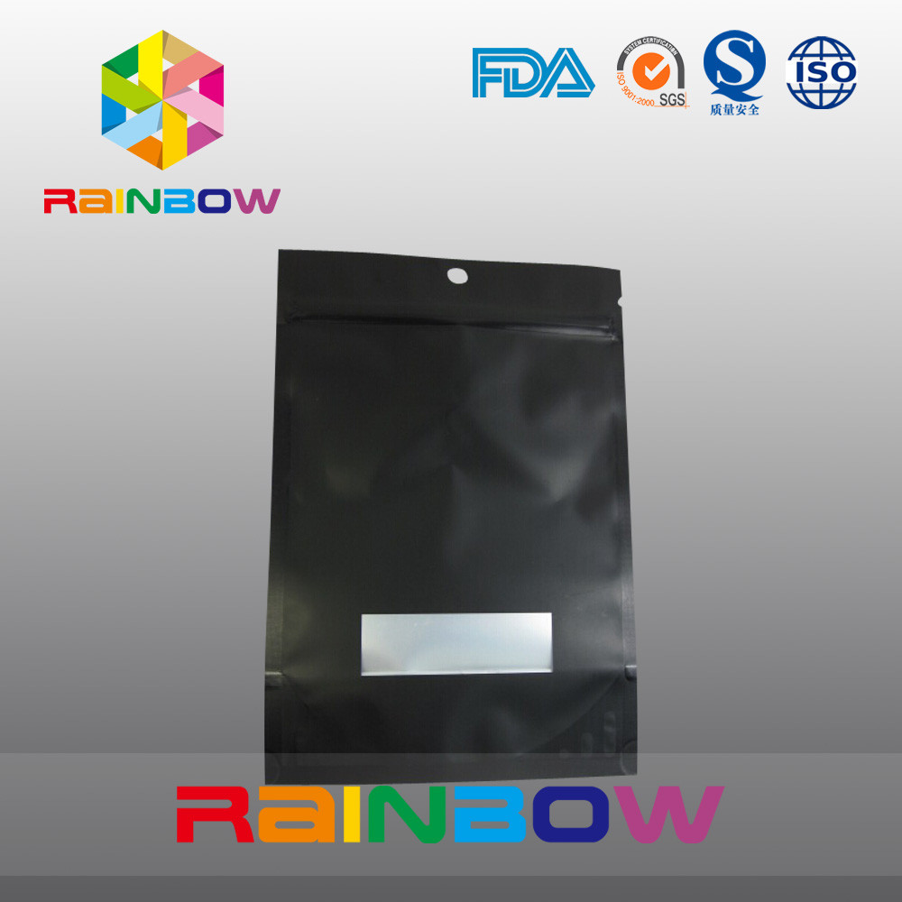 カスタマイズされた 2oz アルミ ホイルは黒いマットを立てます弁が付いているコーヒー バッグを並べました