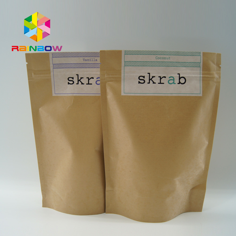 耐久財によって並べられるアルミ ホイルは食糧、友好的なEcoのために包む袋を立てます