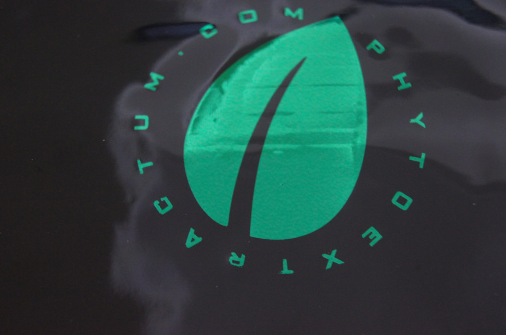 タバコの許可のための再生利用できる注文のロゴを包む明確な前部草の香