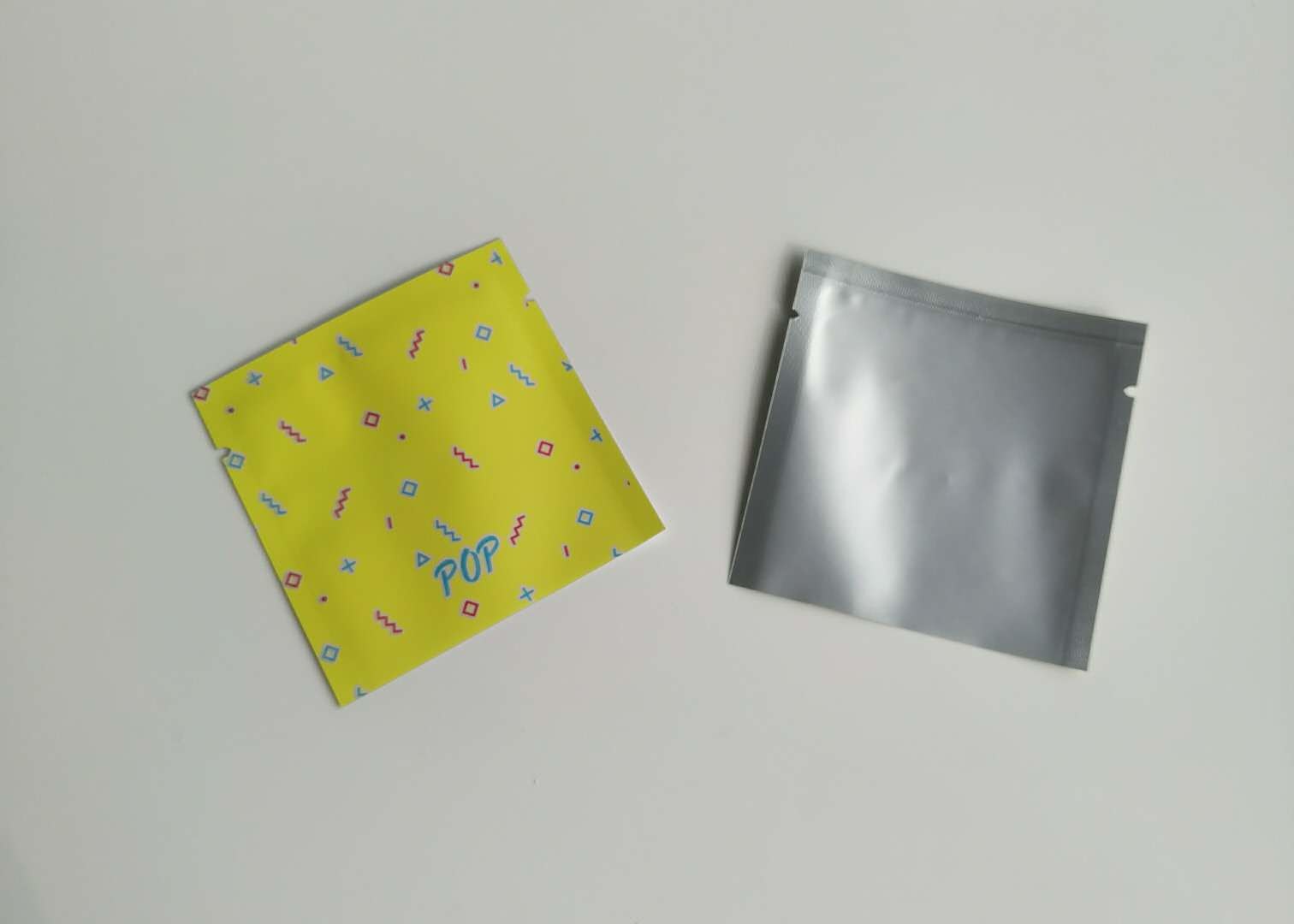 アルミニウム小さいプラスチック袋の包装は明確な窓が付いている餌の採取みみず袋を立てます