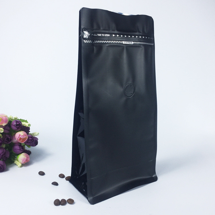 弁が付いている並べられたジッパー ロックの平底を包むResealableマットのプラスチック袋