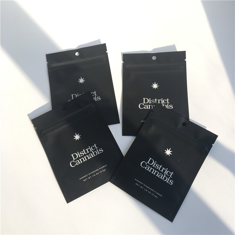マット雑草のCbdの葉の包装のための3つの側面のシールの平らなジッパー ロックのポリ袋