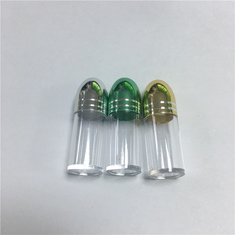 透明で明確なプラスチック規定の薬瓶は帽子によって詰まるタブレットを要約します