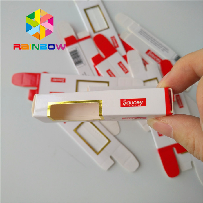 Cbdは注文のガラス カートリッジ純粋なオイルのVapeの上を包む草の香を運びます