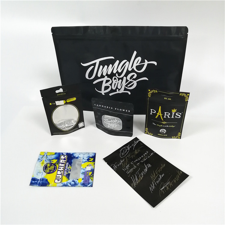 ジッパーが付いているCbdの雑草のマイラー プラスチックDoypackのパックを包む明確な窓のアルミ ホイルの袋