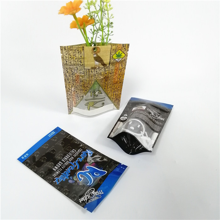 Childproofジップ ロック式の立場の袋のFDAの承認を包むジャングルの男の子の草の香