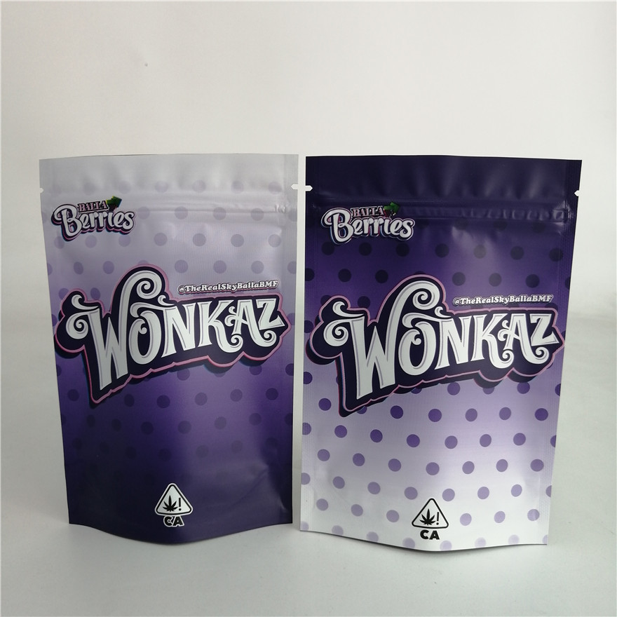 カスタマイズされた3.5gクッキーのナットの雑草はジッパーの袋プラスチック キャンデー袋7g 18g 24gの上に立つ