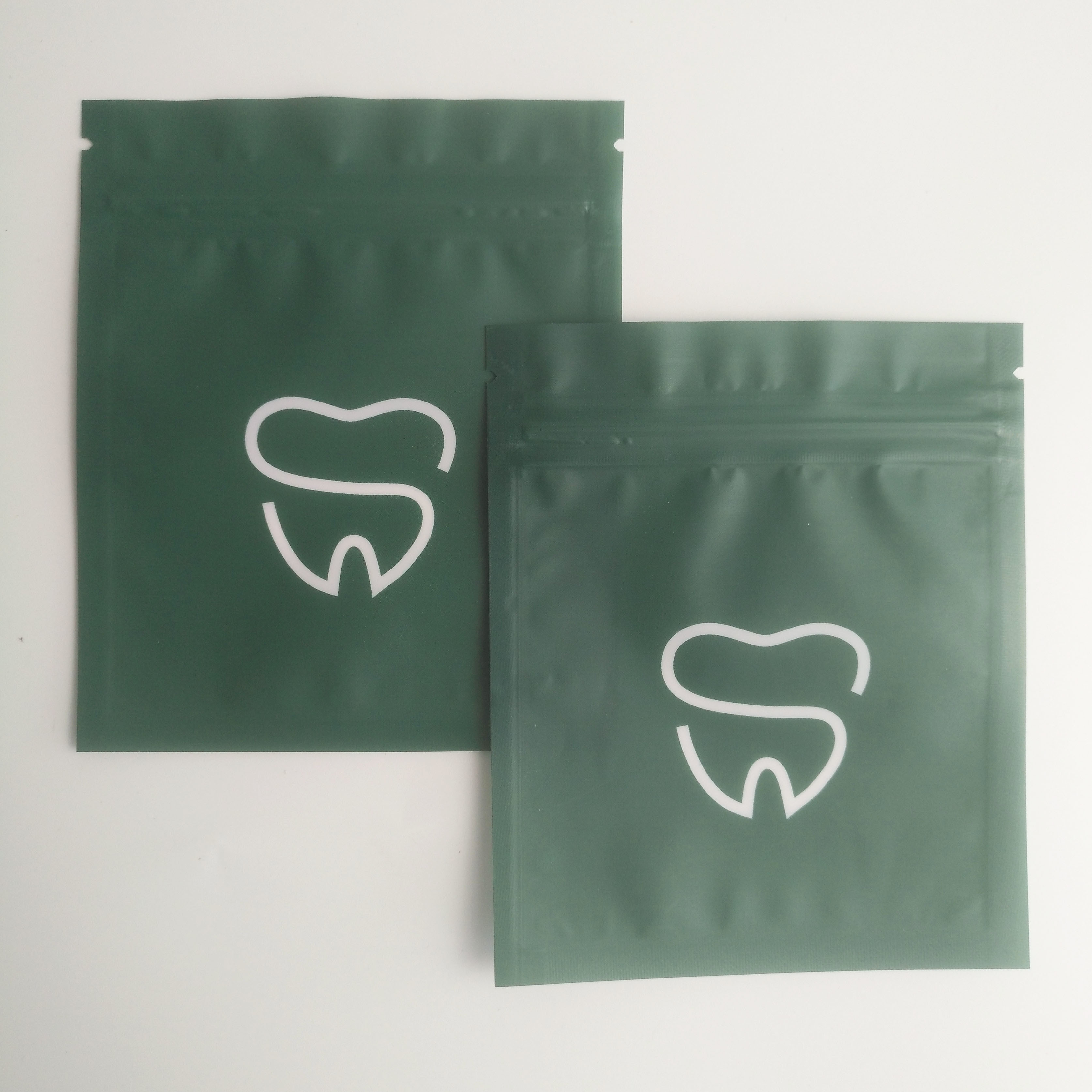 1つの側面が付いている120mic MOPPのPEのマイラーの無光沢の包装袋Cmyk