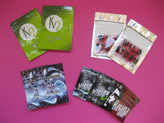 ジッパー ロックが付いている OEM によってカスタマイズされる草の香包装袋