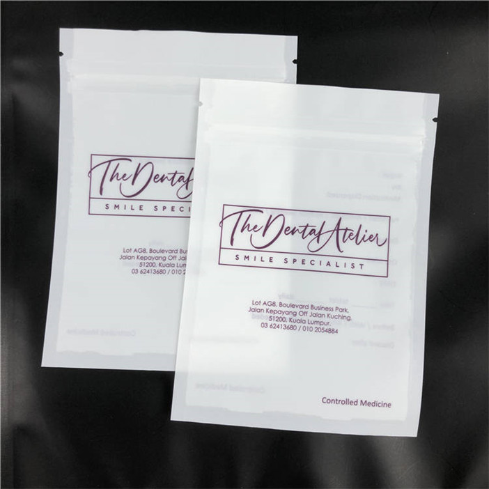 1つの側面のゆとりが付いている注文の印刷されたアライナのマイラーの平らなマット包装袋